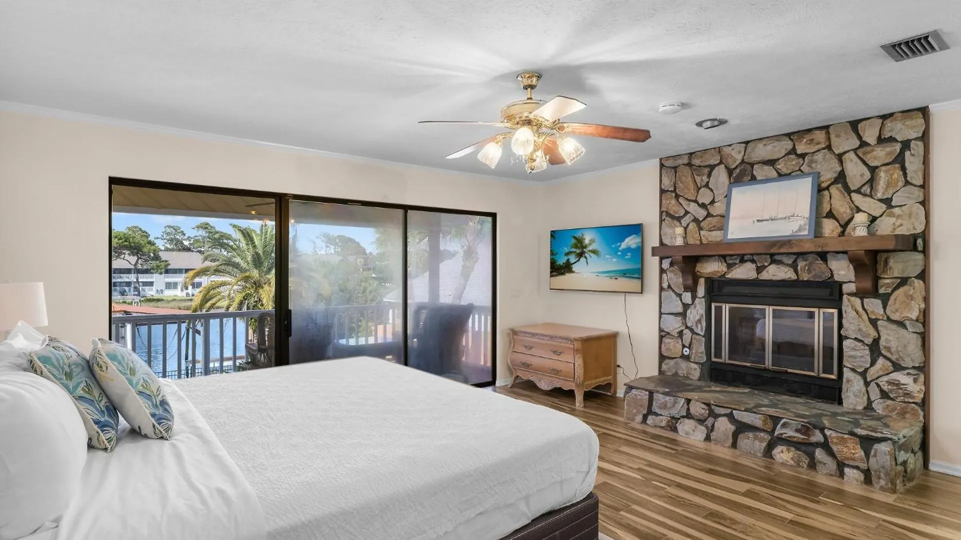 Semesterbostad Tranquil Lagoon Beach House! Pool And Beach Nearby! By Dolce Vita Getaways! Panama City Beach USA