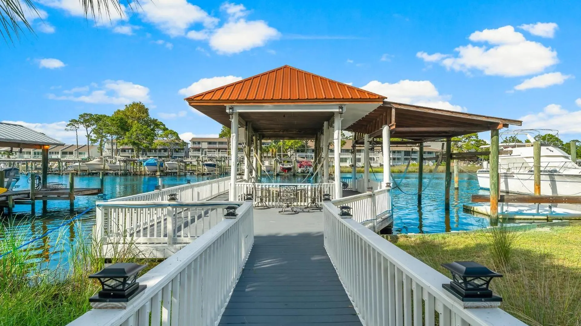 Semesterbostad Tranquil Lagoon Beach House! Pool And Beach Nearby! By Dolce Vita Getaways! Panama City Beach