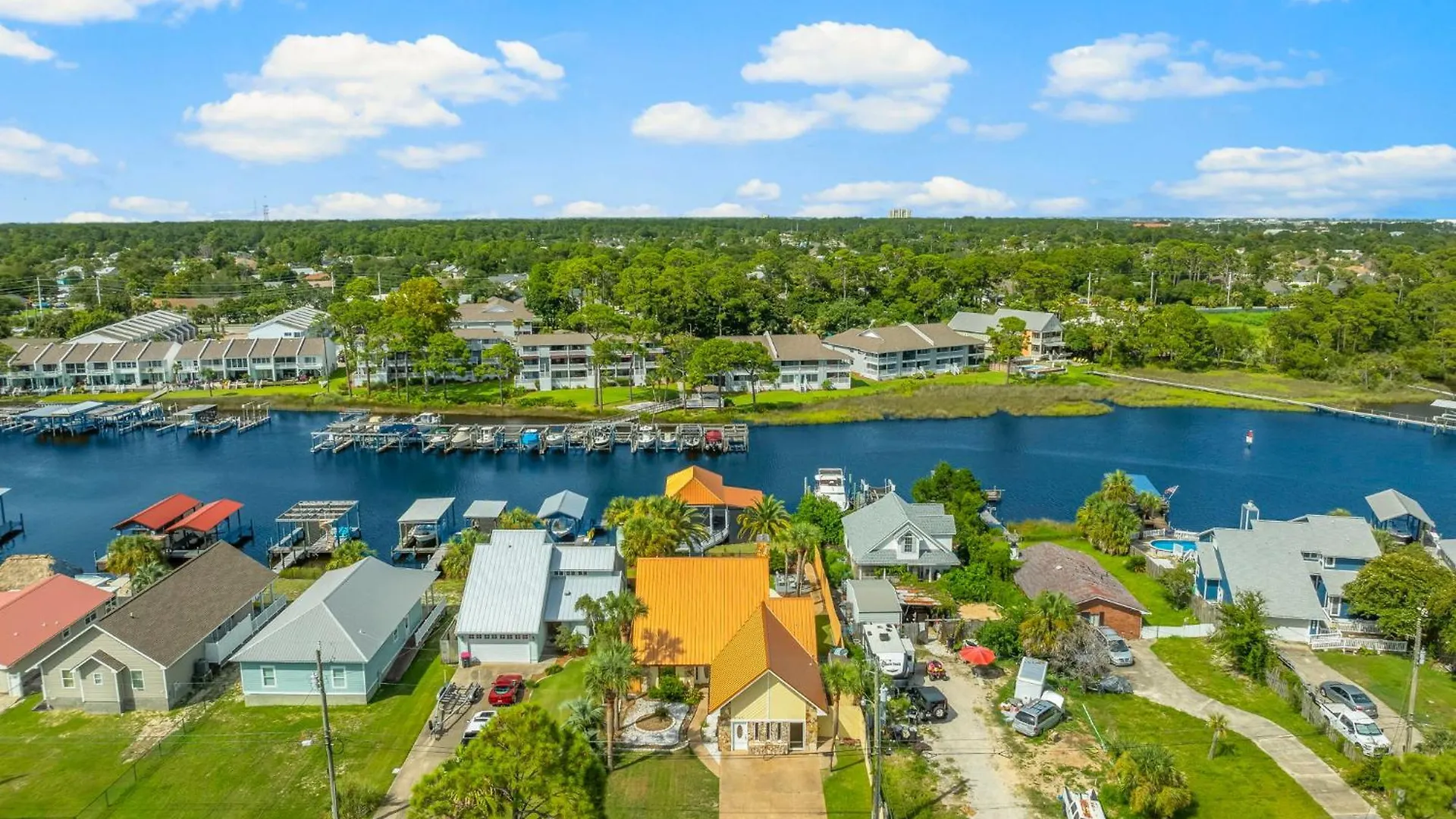 Tranquil Lagoon Beach House! Pool And Beach Nearby! By Dolce Vita Getaways! Panama City Beach Semesterbostad
