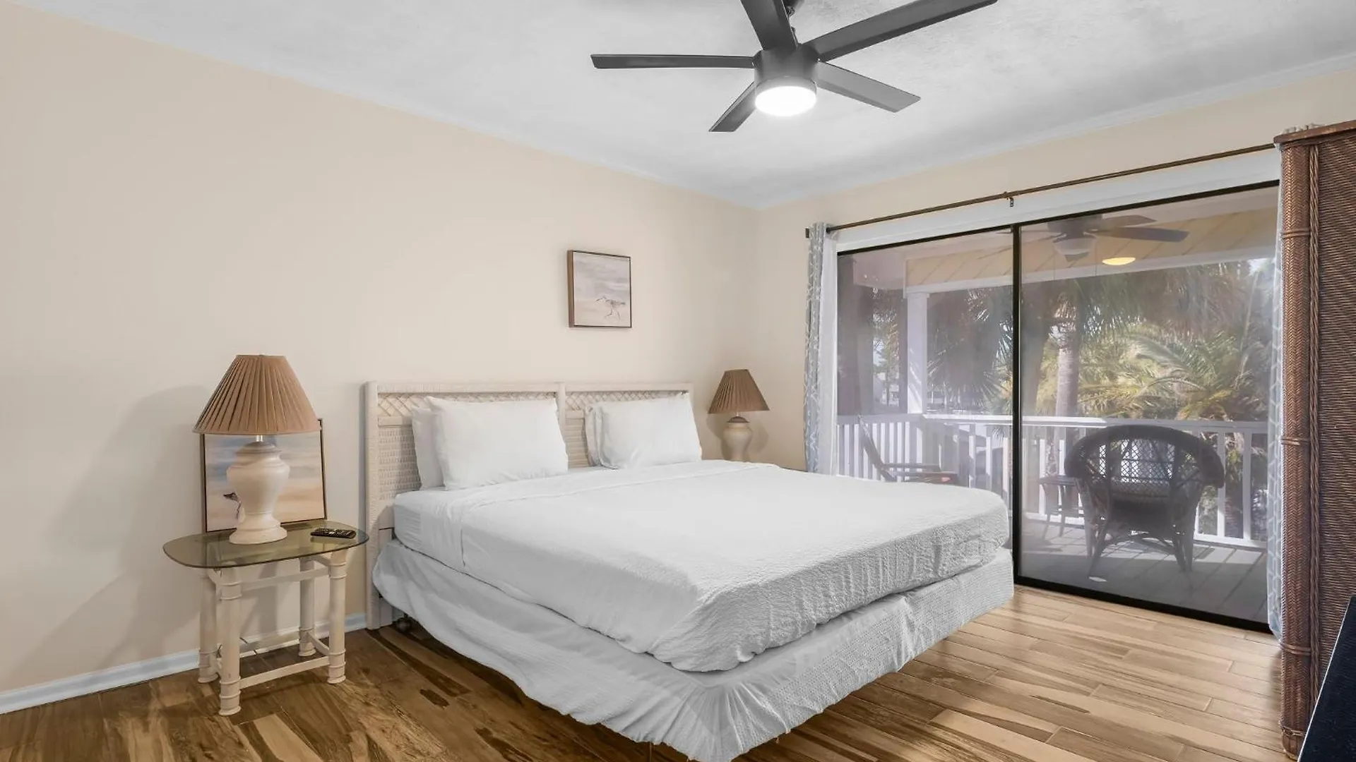 Tranquil Lagoon Beach House! Pool And Beach Nearby! By Dolce Vita Getaways! Panama City Beach Holiday home