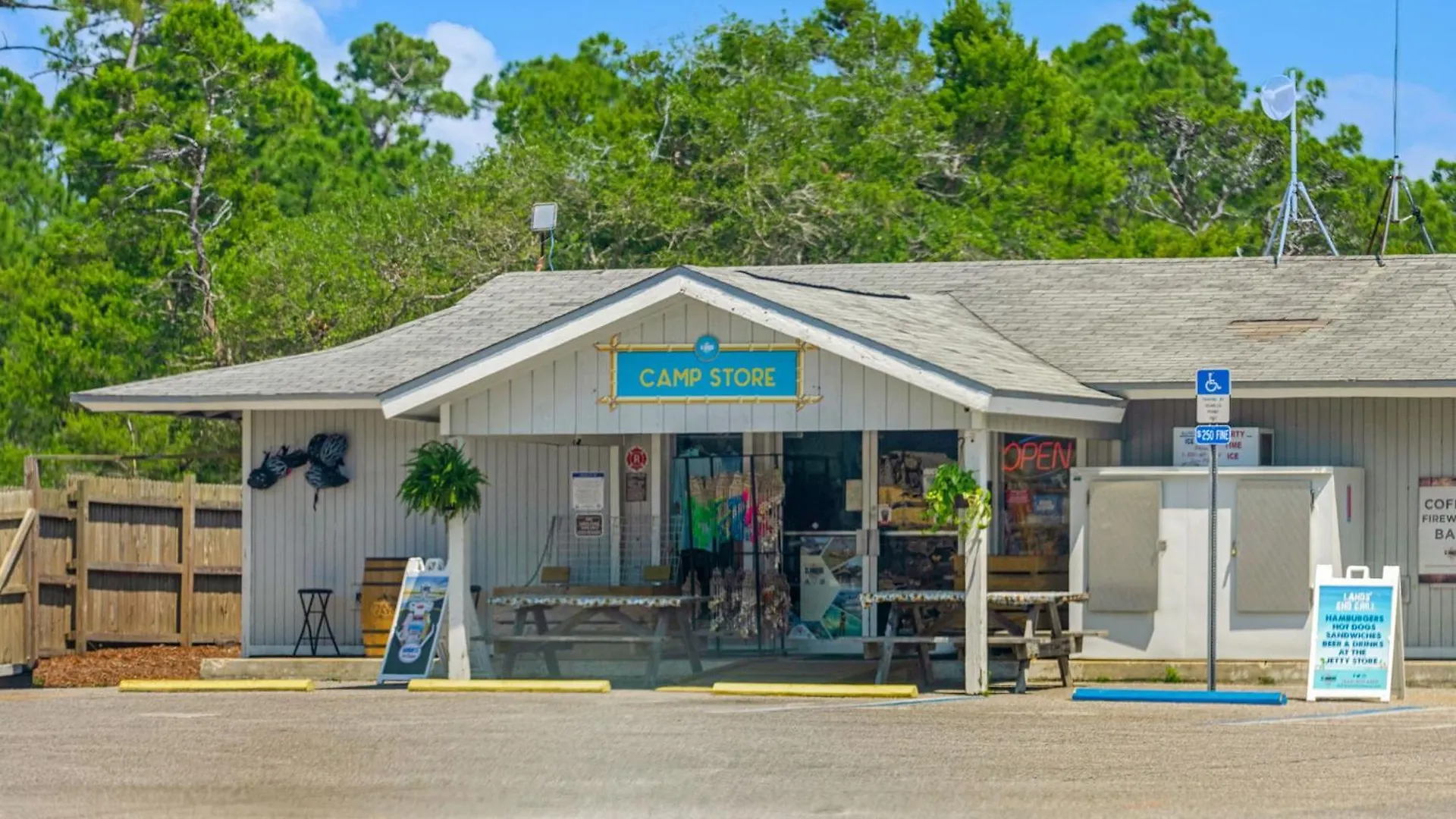 Tranquil Lagoon Beach House! Pool And Beach Nearby! By Dolce Vita Getaways! Panama City Beach Holiday home