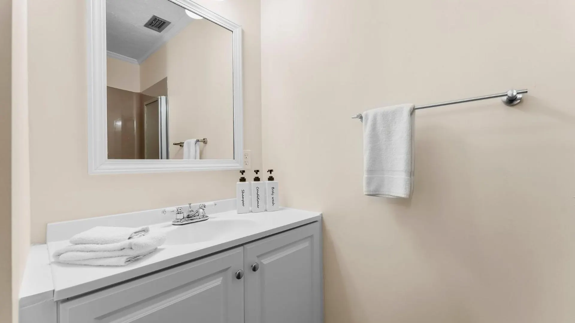 Holiday home Tranquil Lagoon Beach House! Pool And Beach Nearby! By Dolce Vita Getaways! Panama City Beach United States