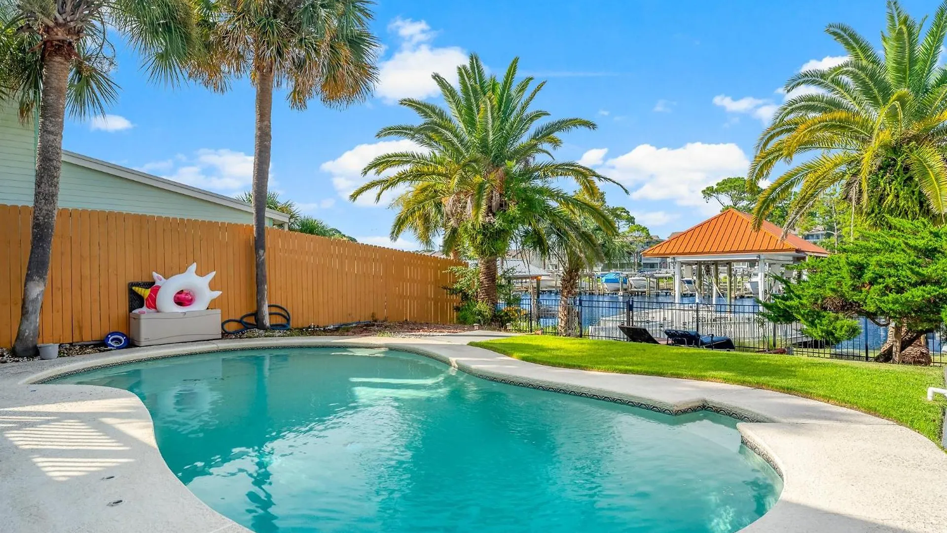 Tranquil Lagoon Beach House! Pool And Beach Nearby! By Dolce Vita Getaways! Panama City Beach 0*,