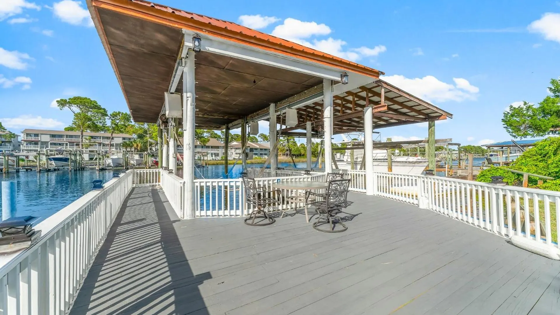 Tranquil Lagoon Beach House! Pool And Beach Nearby! By Dolce Vita Getaways! Panama City Beach Holiday home